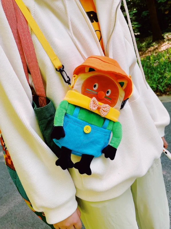 Deep Discounts Daily dealsStylish Kitty w/hat Mini Sling Bag